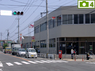 古賀中央郵便局前